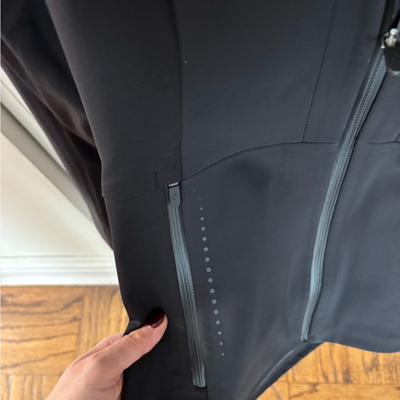 Lululemon Cross Chill Water Repellent Jacket Black Size 6 - Picture 6 of 15